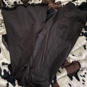 Women’s black bell bottom Jean 11x35